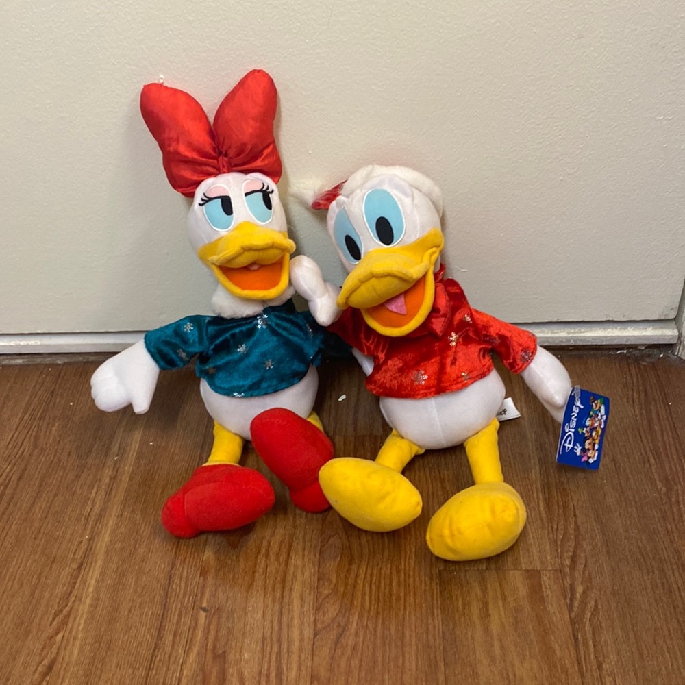 -Limited Edition Daisy Duck and Donald Duck Plushes